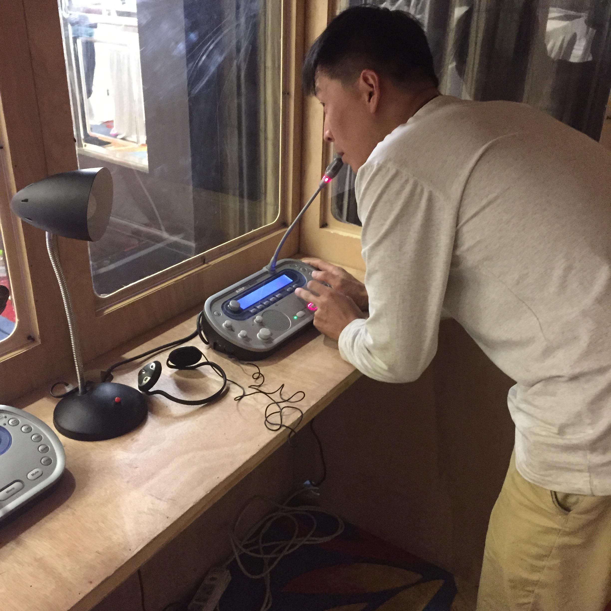 專業的英語同聲傳譯收費是多少？按什么收費？